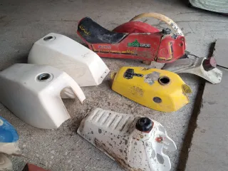 Lote depósitos y motor Montesa Bultaco...