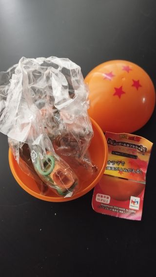 Bola Dragón, Figura y Colgantes varios.