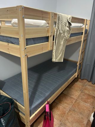 Litera madera con 2 colchones