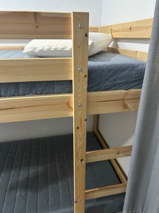 Litera madera con 2 colchones