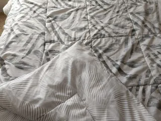 Edredón Cama 90 Gris y Blanco