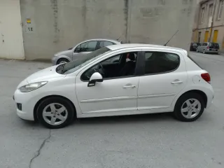 Peugeot 207 2012