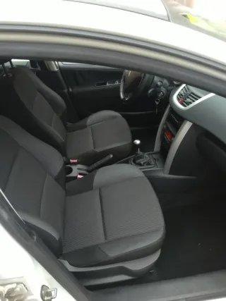 Peugeot 207 2012