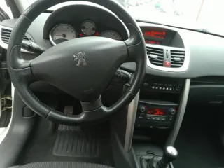Peugeot 207 2012