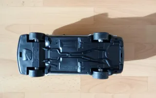 Puzzle 3D Coche Azul Montado marca Ravensburger.