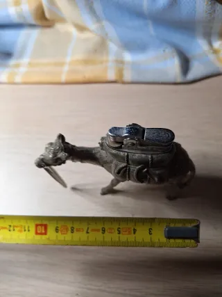 Portamechero Camello Bronce