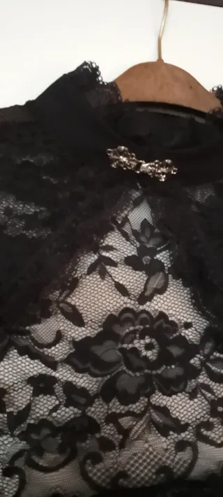 Chaquetilla encaje manga abierta