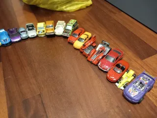 36 Macchinine Hot Wheels e Altre Marche