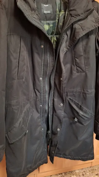 Parka Negra Bershka Talla M