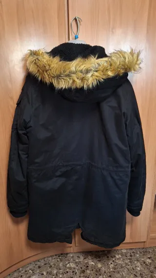 Parka Negra Bershka Talla M