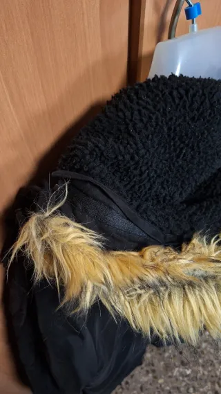 Parka Negra Bershka Talla M