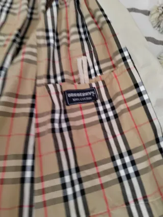 Gabardina Burberry Caballero Beige