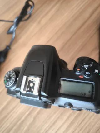 Cámara Nikon D7500 APS-C solo cuerpo