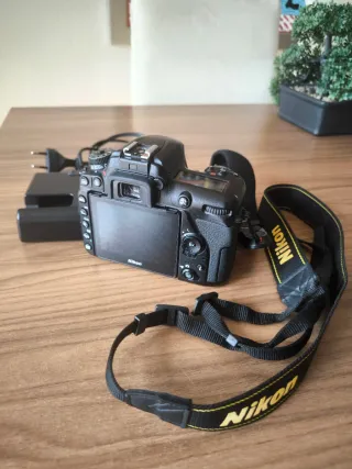Cámara Nikon D7500 APS-C solo cuerpo