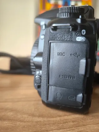 Cámara Nikon D7500 APS-C solo cuerpo