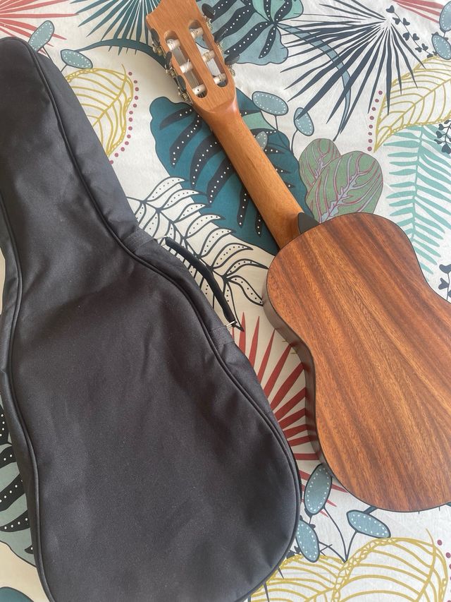 Guitalele Lanai Sapely