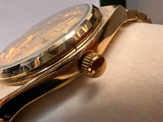 Reloj Oliya Dorado con caja