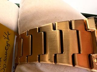 Reloj Oliya Dorado con caja