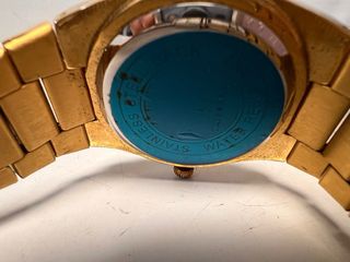 Reloj Oliya Dorado con caja