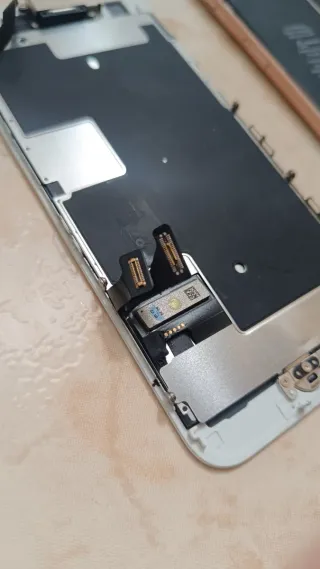 Componenti per iPhone 8 in oro