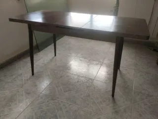 Mesa de salón extensible