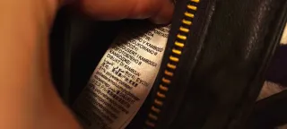 Bolso Calvin Klein Negro con Cadena Dorada