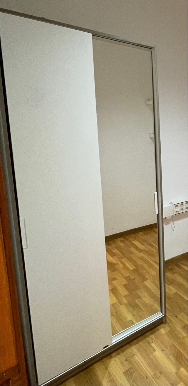 Conjunto de muebles a retirar en BCN