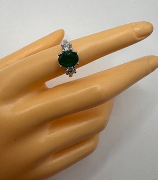 Anillo oro 18 kt diamantes y esmeralda
