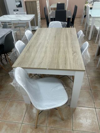 MESA DE MADERA DE COMEDOR + 6 SILLAS BLANCAS