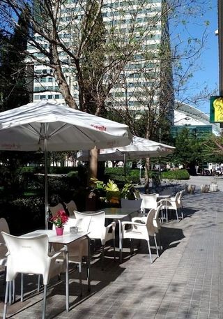 Local comercial en alquiler en Ciutat de les Arts i les Ciències en Valencia