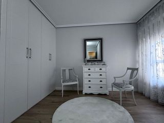 Piso en alquiler en Plaza España - Villa Pilar - Reyes Católicos - Vadillos en Burgos