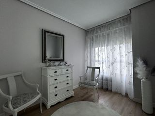 Piso en alquiler en Plaza España - Villa Pilar - Reyes Católicos - Vadillos en Burgos