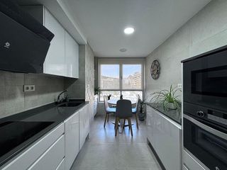 Piso en alquiler en Plaza España - Villa Pilar - Reyes Católicos - Vadillos en Burgos