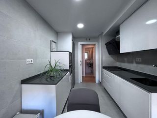 Piso en alquiler en Plaza España - Villa Pilar - Reyes Católicos - Vadillos en Burgos