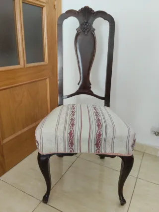 6 Sillas antiguas para restaurar.