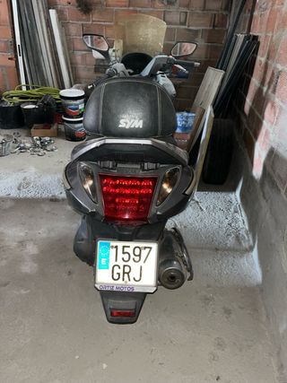 Moto SYM GTS 125 - Menos de 30.000 km