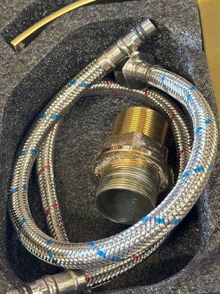 Grifo cascada baño dorado usado