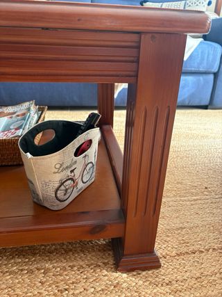 Mesa de centro de madera y cristal