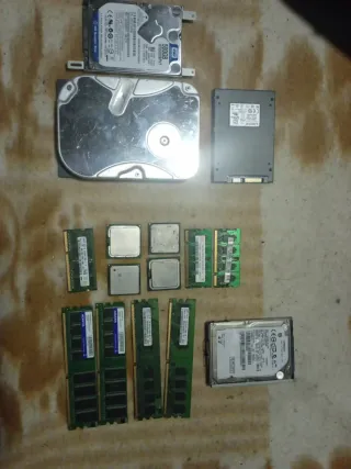 Disco Duro WD 500GB + SSD Kingston 120GB