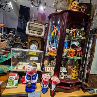 Borboleta Cerâmica Decorativa Assinada