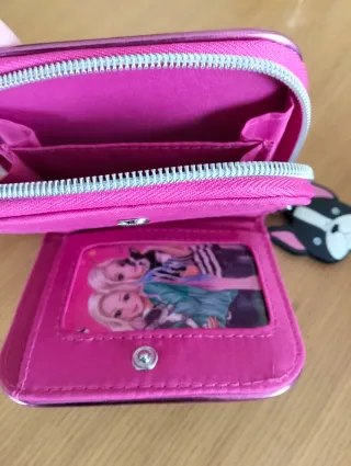 Monedero niña con llavero de perro