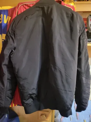 Chaqueta bomber Pull&Bear negra Talla S