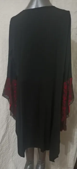 Vestido gótico negro y rojo