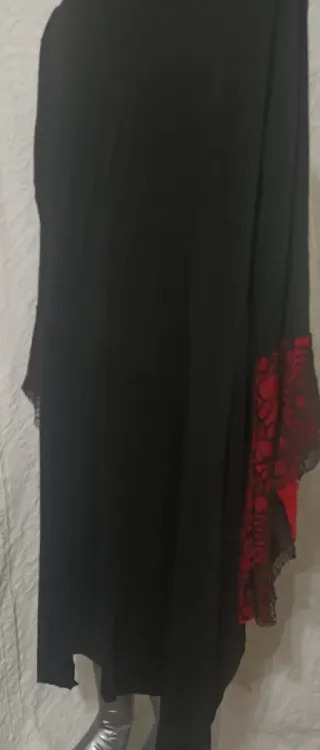 Vestido gótico negro y rojo