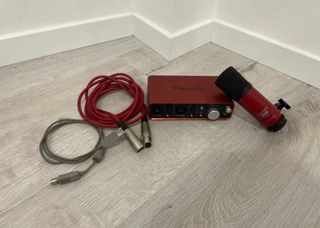 Focusrite Scarlett Studio CM25 Microfone