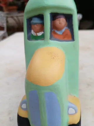 Figura autobús escolar de cerámica