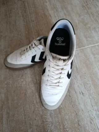 Zapatillas Hummel Blancas y Grises