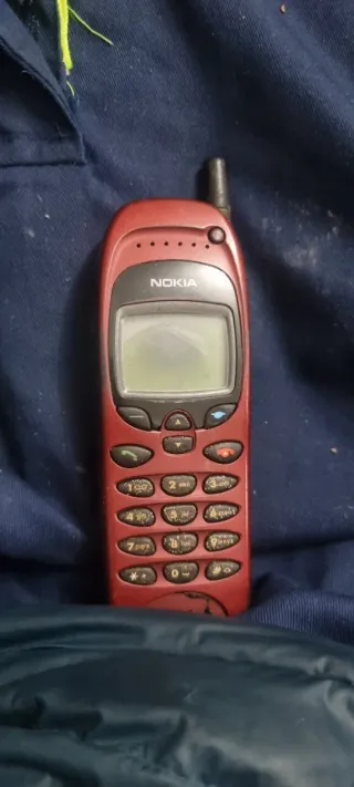 Móvil Nokia Rojo