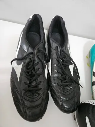 Botas de fútbol Talla 42 CADA PAR 15€