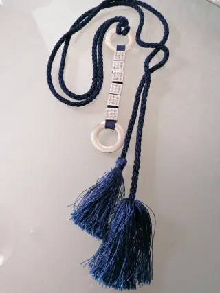 Cintura blu con strass e nappe